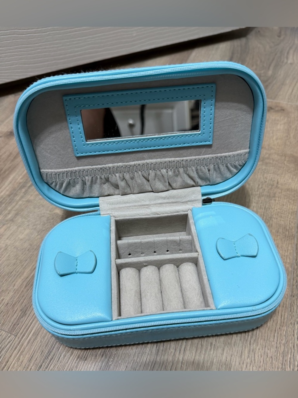 Cynthia Rowley “Panda themed” Light Blue Travel Jewelry Case with Mirror